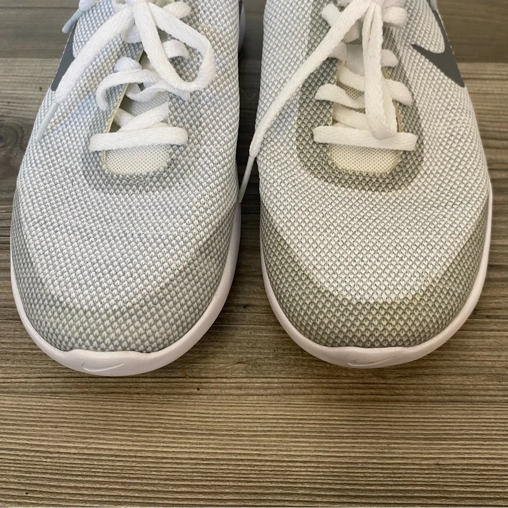 Nike Flex Gray‎ White Sneakers 7